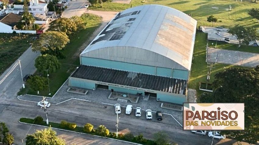 Ginásio Municipal de Camaquã passa por obras no telhado para corrigir goteiras