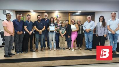 Sozinha no tatame, Manuela Padilha brilha em Taquara e recebe homenagem da Câmara de Cristal
