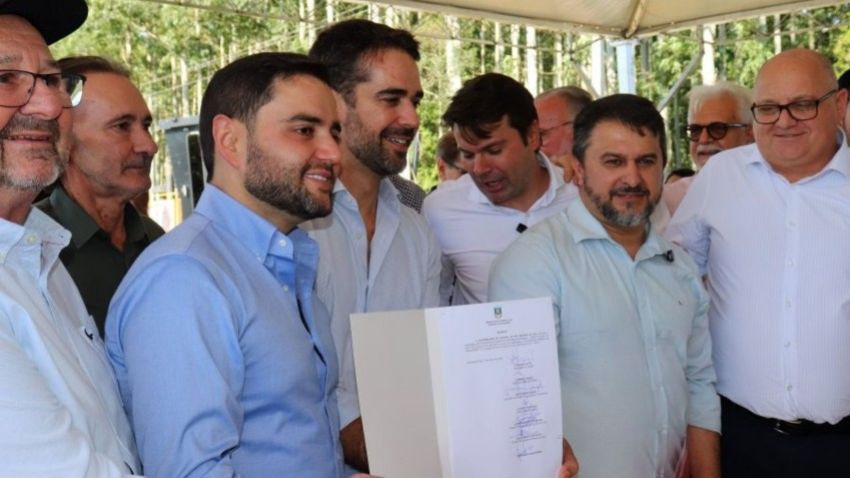 Governador assina ordem de início para conclusão do acesso asfáltico entre Cerro Grande do Sul e Sentinela do Sul