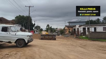 Após anos de espera, moradores da Rua Camaquã celebram início do calçamento