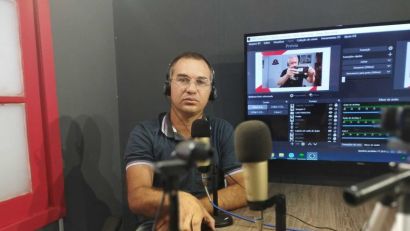 ASSISTA EM VÍDEO A ENTREVISTA DO VEREADOR DAVI (PSB) SOBRE A DENUNCIA DE USO DE CARRO PUBLICO PELO VICE PREFEITO