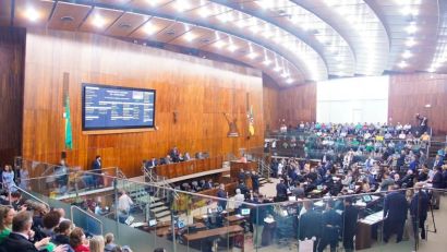ASSEMBLEIA APROVA AUMENTO SALARIAL PARA GOVERNADOR E DEPUTADOS