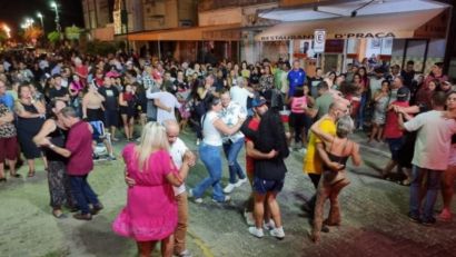 SHOW MUSICAIS AGITAM AS NOITES DE SÁBADO NA "NAMORADA DA LAGOA"