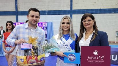 FLÁVIA SOUZA, DO VÉLEZ DA GRANJA, É COROADA MUSA DA TAÇA CAMAQUÃ DE FUTSAL 2023
