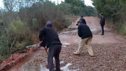 PREFEITURA DE AMARAL FERRADOR REALIZA REPAROS EMERGENCIAIS NA ERS-354