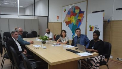 ASSINATURA DE PROGRAMA ESTADUAL VIABILIZA APOIO AO TRANSPORTE ESCOLAR