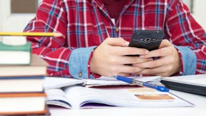 PROJETO PROÍBE CELULARES EM SALAS DE AULA DO RS