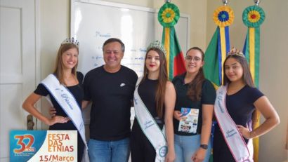 PREFEITURA DE TAPES RECEBE VISITA DA CORTE DA FESTA DAS ETINIAS