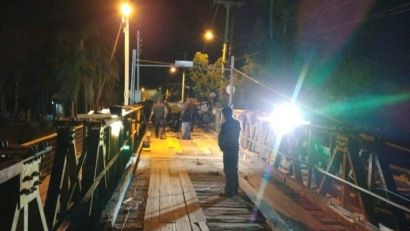 PONTE JOÃO GOULART É BLOQUEADA PARA TRAVESSIAS DE VEÍCULOS EM ARAMBARÉ