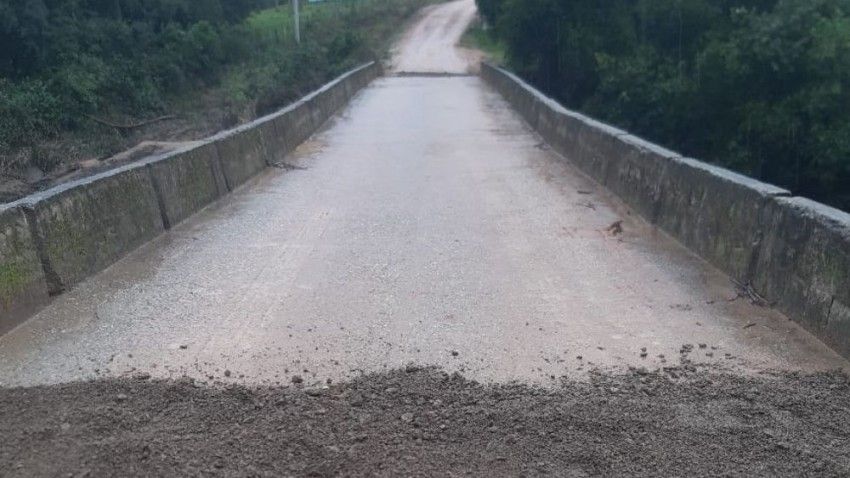 MELHORIAS NAS ESTRADAS E MANUTENÇÃO DE PONTES SÃO REALIZADAS EM CANGUÇU 