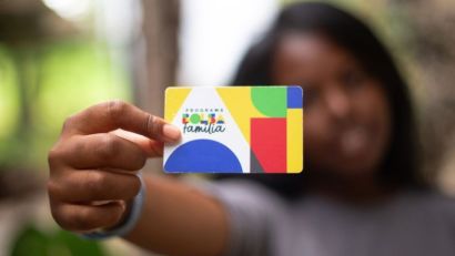 CAIXA PAGA BOLSA FAMÍLIA A BENEFICIÁRIOS COM NIS DE FINAL 8