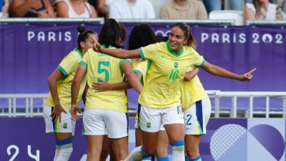 SELEÇÃO FEMININA DE FUTEBOL ESTREIA COM VITÓRIA NOS JOGOS DE PARIS