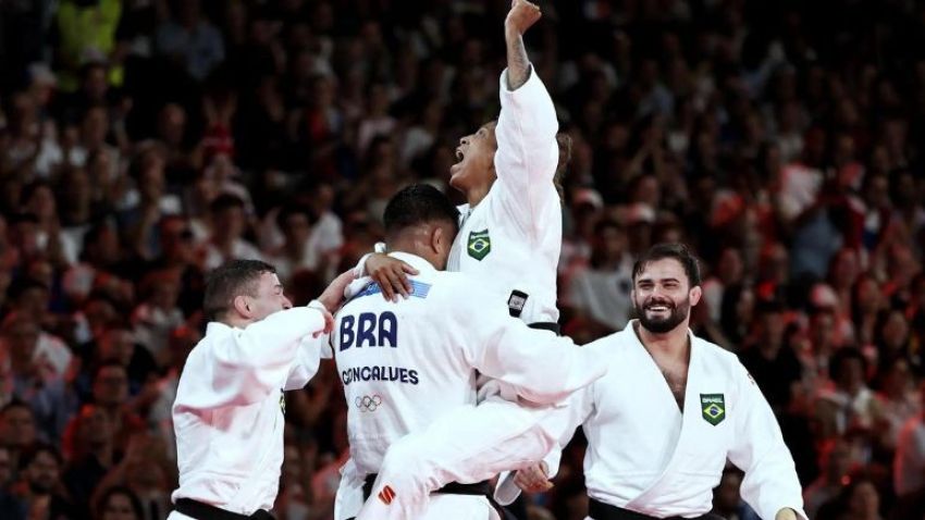 JUDÔ BRASILEIRO É BRONZE POR EQUIPES EM PARIS 2024