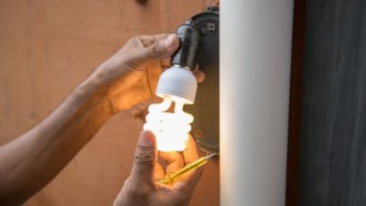 BANDEIRA VERMELHA DEIXA CONTA DE LUZ MAIS CARA EM OUTUBRO