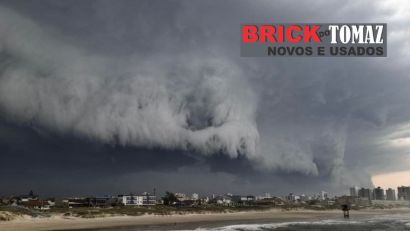 TEMPORAL CAUSA ESTRAGOS EM 48 CIDADES DO RS, SEGUNDO DEFESA CIVIL