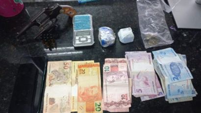 TRAFICANTE É PRESO COM DROGA E ARMA EM OPERAÇÃO DA POLÍCIA CIVIL EM CAMAQUÃ