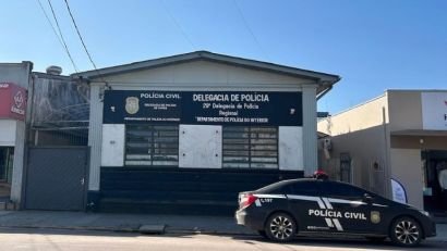 FORAGIDO COM EXTENSA FICHA CRIMINAL É PRESO EM TAPES
